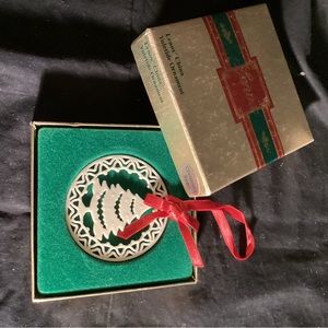 Vintage Lenox, porcelain, pierced tree Holiday Christmas ornament, Ivory, 1986